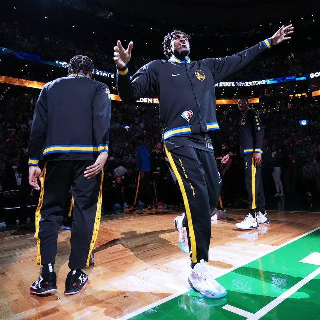 爱游戏-包含风云突变！丹佛掘金关键时刻再遭质疑，葡超版图或变，底气十足，临场指挥获称赞的词条