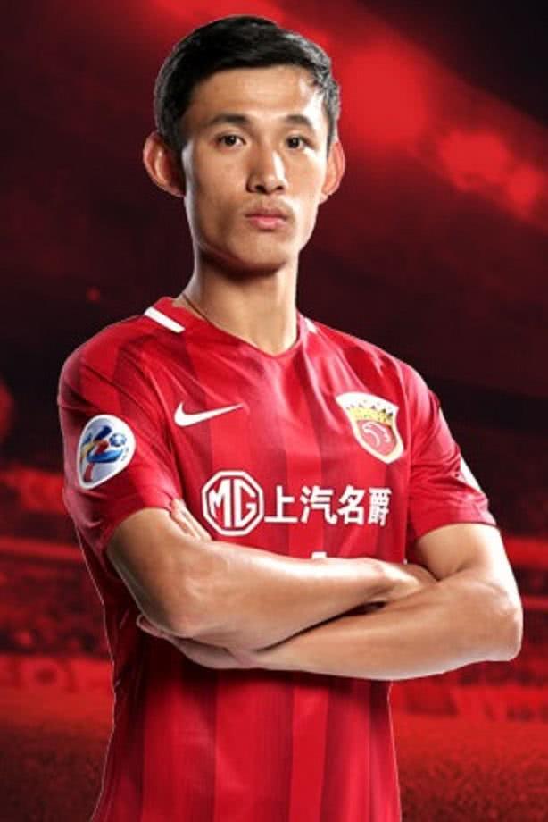 爱游戏体育-芝加哥公牛训练开放日,今夜队长鼓劲引欢呼,中超在即,赛程密集仍需轮换的简单介绍